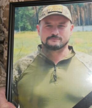 Скорботний-день:-у-Луцьку-попрощалися-з-Героєм-Юрієм-Смикалом