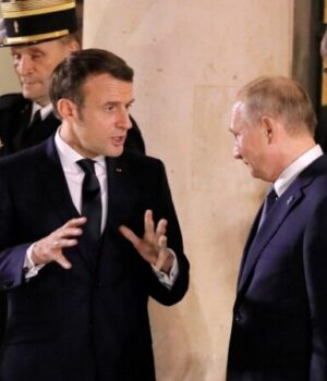 Після-«людожера»-і-«підсвинків»-Макрон-хоче-діалогу-з-Путіним.-Чому?