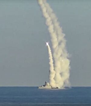 Ворог-вивів-у-Чорне-море-два-ракетоносії-з-«Калібрами»:-можливий-залп-до-16-ракет