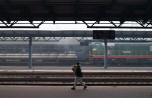 Через нічну атаку РФ суттєво затримуються поїзди до різних міст: список рейсів Через-нічну-атаку-РФ-суттєво-затримуються-поїзди-до-різних-міст:-список-рейсів