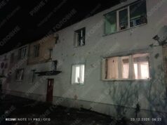 На Рівненщині внаслідок атаки пошкоджено будинок і автівки На-Рівненщині-внаслідок-атаки-пошкоджено-будинок-і-автівки