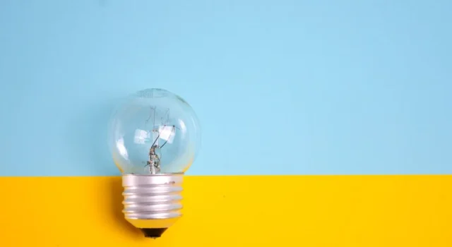 Ще один день з графіками: завтра у більшості регіонів України вимикатимуть світло Ще-один-день-з-графіками:-завтра-у-більшості-регіонів-України-вимикатимуть-світло