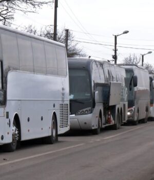 «Автобуси-стоять-по-20-годин»:-на-«Устилузі»-–-черги-перед-святами