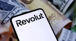 НБУ прокоментував закриття рахунків Revolut українців: правила однакові для всіх