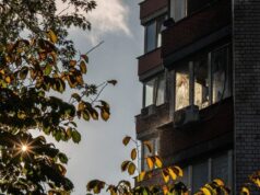 Під прицілом будинки, школи і енергетика: РФ масовано атакує один з обласних центрів Під-прицілом-будинки,-школи-і-енергетика:-РФ-масовано-атакує-один-з-обласних-центрів