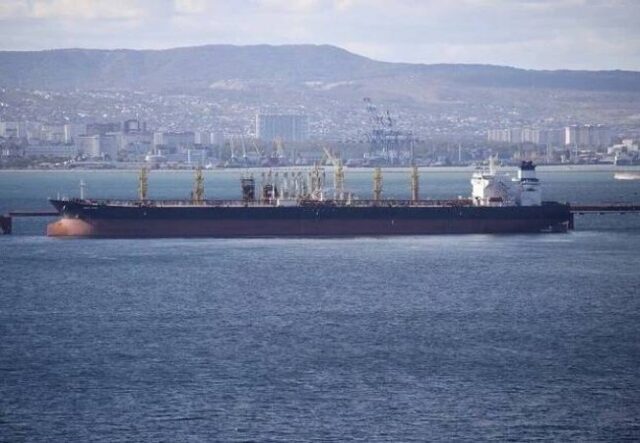 Росії нема куди діти сиру нафту, яка просто накопичується в морі Росії-нема-куди-діти-сиру-нафту,-яка-просто-накопичується-в-морі