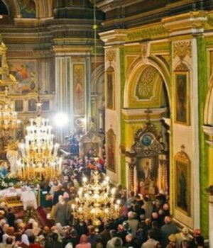 Розклад-богослужінь-у-храмах-Луцька-на-Святвечір-та-Різдво