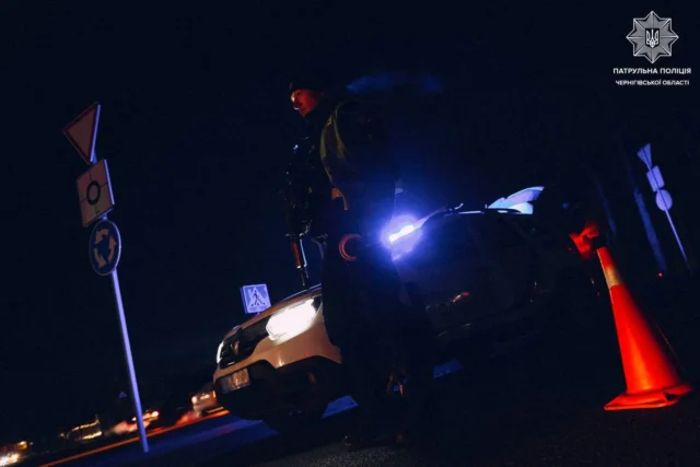 У Чернігові поліція посилює заходи безпеки через знеструмлення У-Чернігові-поліція-посилює-заходи-безпеки-через-знеструмлення