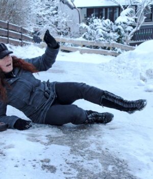 Чому-лід-такий-слизький:-вчені-спростували-теорію-зі-шкільних-підручників