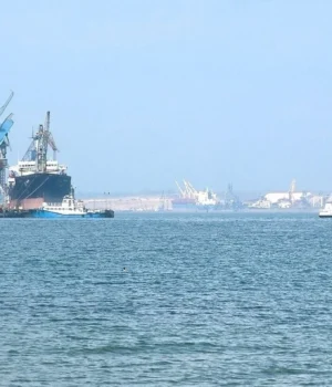 Порт-Південний-відновив-роботу-після-витоку-олії