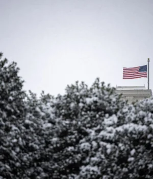 Сенатори-США-закликали-Трампа-зупинити-масове-відкликання-послів