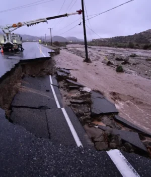 Загроза-катастрофічних-повеней-та-зсувів:-Каліфорнія-готується-до-нових-штормів