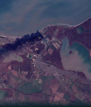 Удар-по-російському-порту-Темрюк:-у-ЗМІ-оприлюднили-супутникові-знімки