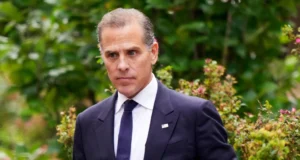 Гантер Байден звинувачує «винятково неприємну» команду Обами в його скандальних зв’язках Гантер Байден звинувачує «винятково неприємну» команду Обами в його скандальних зв’язках