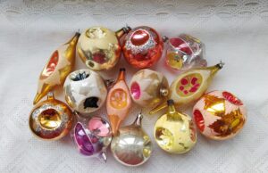 Вінтажні радянські ялинкові прикраси можуть бути радіоактивними Вінтажні радянські ялинкові прикраси можуть бути радіоактивними