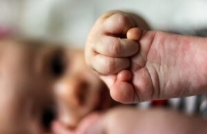 Трагедія у Прилуках: 18-річна мама розповіла, як у ванні потонув її 9-місячний син Трагедія-у Прилуках:-18-річна-мама-розповіла,-як у ванні-потонув-її 9-місячний-син