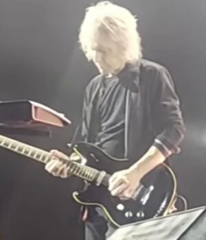 Помер-гітарист-легендарної-британської-рок-групи-the-cure