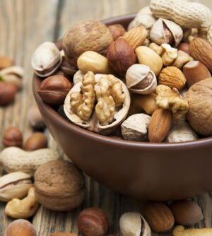 Як знизити-холестерин-без-ліків:-лікарі-назвали-4 види-перекусів,-що рятують-судини