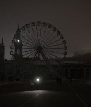 Нічна-атака-на-Київ:-влада-повідомила-перші-деталі-про-потерпілих-і-наслідки