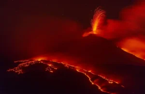 На Сицилії активізувався вулкан Етна: зафіксовано викиди попелу та вибухи у кратерах На-Сицилії-активізувався-вулкан-Етна:-зафіксовано-викиди-попелу-та-вибухи-у-кратерах