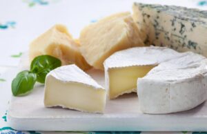 Дієтологи назвали найкращі та найгірші сири для святкового столу Дієтологи-назвали-найкращі-та-найгірші-сири-для-святкового-столу