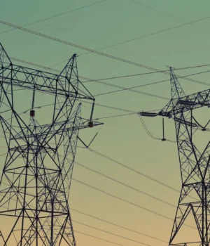 У-Києві-та-області-понад-500-000-споживачів-залишаються-без-світла-–-Міненерго