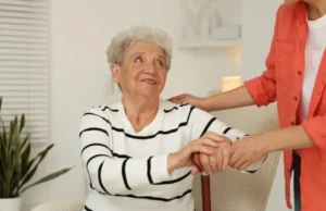 Оклади соцпрацівників зростуть у 2,5 раза з 2026 року Оклади соцпрацівників зростуть у 2,5 раза з 2026 року