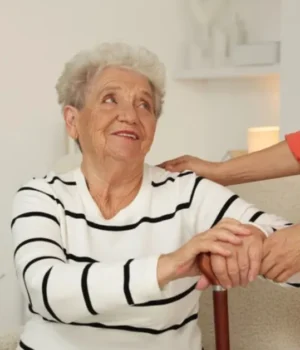 Оклади соцпрацівників зростуть у 2,5 раза з 2026 року