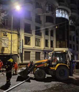 В Одесі-ліквідовують-наслідки-ворожої-атаки-(фото)