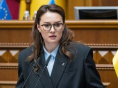 Із січня вчителям в Україні підвищать зарплати на 30% Із-січня-вчителям-в-Україні-підвищать-зарплати-на-30%