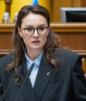 Із-січня-вчителям-в-Україні-підвищать-зарплати-на-30% Із-січня-вчителям-в-Україні-підвищать-зарплати-на-30%