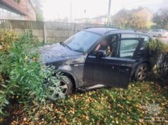 Права не отримувала: у Луцьку покарали водійку BMW, яка п’яною влетіла в кущі біля будинку Права-не-отримувала:-у-Луцьку-покарали-водійку-bmw,-яка-п’яною-влетіла-в-кущі-біля-будинку