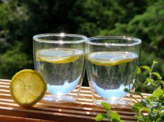 Чи справді лимонна вода корисна: дієтологи розкрили всю правду про “чудо-напій” Чи-справді-лимонна-вода-корисна:-дієтологи-розкрили-всю-правду-про-“чудо-напій”