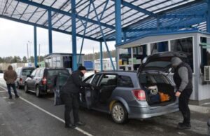 Черги на кордоні : пункти пропуску на Волині працюють у посиленому режимі Черги-на-кордоні-:-пункти-пропуску-на-Волині-працюють-у-посиленому-режимі