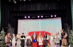 Казка «Рукавичка» на новий лад: у Нововолинську провели розважальний захід для дітей Казка-«Рукавичка»-на-новий-лад:-у-Нововолинську-провели-розважальний-захід-для-дітей