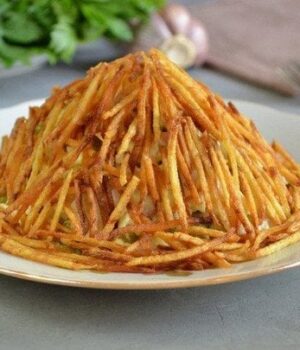 Рецепт-салату-з картоплі-«Стіг-сіна»:-оригінальна-альтернатива-традиційним-новорічним-стравам