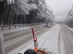 Снігопади в Криму залишили тисячі споживачів без світла та спричинили затори Снігопади в Криму залишили тисячі споживачів без світла та спричинили затори