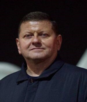 Залужний-не-збирається-звільнятися-з-посади-посла-України-в-Британії