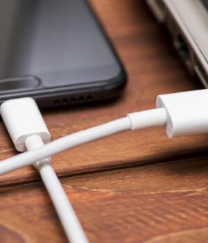 Чому-одні-usb-порти-заряджають-набагато-повільніше,-ніж-інші:-просте-пояснення Чому-одні-usb-порти-заряджають-набагато-повільніше,-ніж-інші:-просте-пояснення