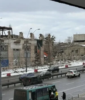 photo_2025_12_29_23_41_35.webp На Шулявці почали розбирати історичний цех заводу «Більшовик»