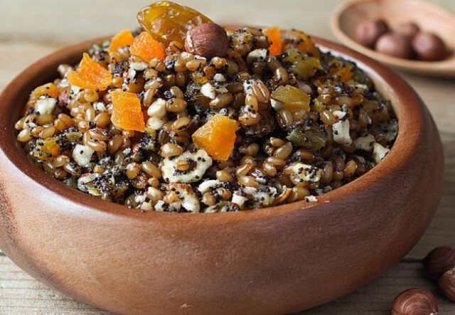 Кутя на Щедрий вечір: як її готують, які традиції та значення Кутя-на-Щедрий-вечір:-як-її-готують,-які-традиції-та-значення