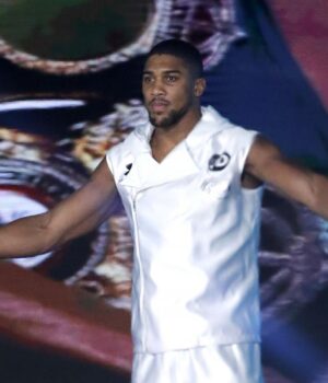 Боксер-Ентоні-Джошуа-втратив-двох-тренерів-в-ДТП-в-Нігерії