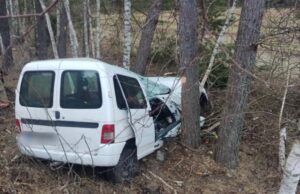 Смертельна аварія на Волині: водій автівки злетів з дороги і в’їхав удерево Смертельна-аварія-на-Волині:-водій-автівки-злетів-з-дороги-і-в’їхав-удерево
