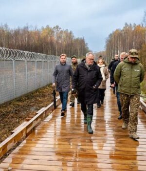 Латвія-добудувала-280-кілометровий-паркан-на-кордоні-з-Росією Латвія-добудувала-280-кілометровий-паркан-на-кордоні-з-Росією