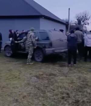 Конфлікт-з-ТЦК-у-волинському-селі:-близько-40-людей-заблокували-групу-оповіщення