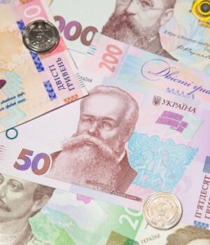 В-Україні-зростуть-оклади-однієї-з-категорій-працівників:-кого-стосується-підвищення