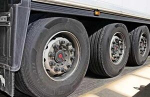 Спіймали із зайвою вагою: оштрафованого водія змусили розвантажити фуру на Волині Спіймали-із-зайвою-вагою:-оштрафованого-водія-змусили-розвантажити-фуру-на-Волині