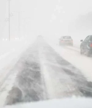 Снігова-стихія-у-Польщі:-паралізований-рух,-уряд-вживає-екстрених-заходів