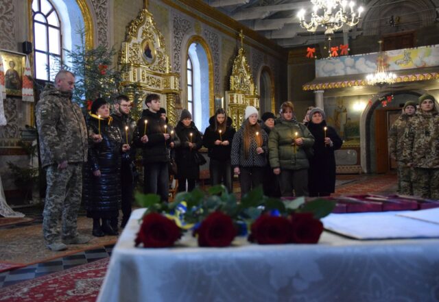 Рідним полеглих волинських прикордонників вручили їхні посмертні нагороди Рідним-полеглих-волинських-прикордонників-вручили-їхні-посмертні-нагороди