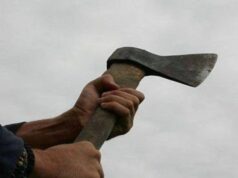 На Волині син сокирою вбив рідну матір, потім намагався покінчити з життям На-Волині-син-сокирою-вбив-рідну-матір,-потім-намагався-покінчити-з-життям